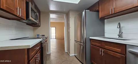 Kitchen - 7764 N 19th Dr, Phoenix, AZ 85021 photo 3 of 4