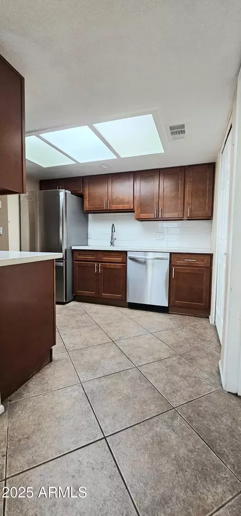 Kitchen - 7764 N 19th Dr, Phoenix, AZ 85021 photo 4 of 4
