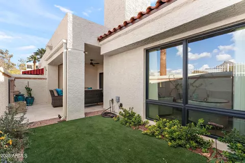 Exterior - 2430 E Palo Verde Dr, Phoenix, AZ 85016 photo 2 of 5