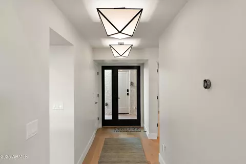 Entry Way - 2430 E Palo Verde Dr, Phoenix, AZ 85016 photo 3 of 5
