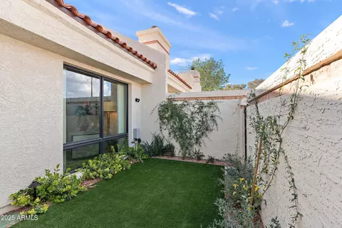 Exterior - 2430 E Palo Verde Dr, Phoenix, AZ 85016 photo 4 of 5