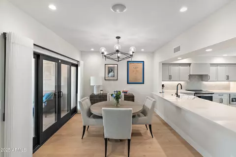 Dining - 2430 E Palo Verde Dr, Phoenix, AZ 85016 photo 1 of 3