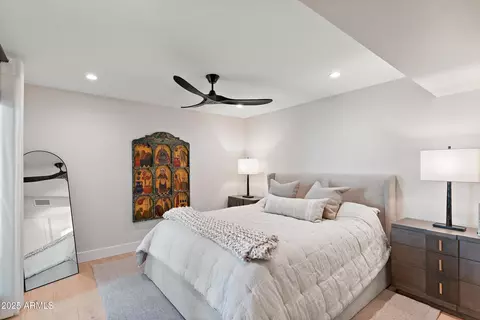 Bedroom - 2430 E Palo Verde Dr, Phoenix, AZ 85016 photo 5 of 5