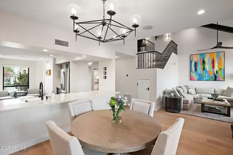 Dining - 2430 E Palo Verde Dr, Phoenix, AZ 85016 photo 2 of 3