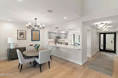 Dining - 2430 E Palo Verde Dr, Phoenix, AZ 85016 photo 3 of 3