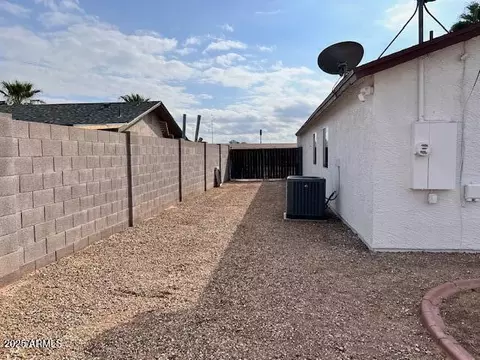 Exterior - 1302 E 30th Ave, Apache Junction, AZ 85119 photo 3 of 4