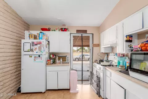 Kitchen - 122 E 14th Pl, Mesa, AZ 85201 photo 1 of 6