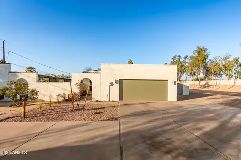 2916 S Price Rd, Tempe, AZ 85282