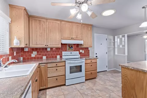 5804 E Dallas St, Mesa, AZ 85205 photo 3
