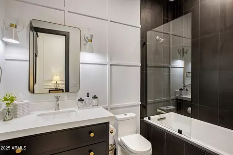 Bath - 5712 E Calle Camelia --, Phoenix, AZ 85018 photo 6 of 7