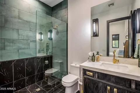 Bath - 5712 E Calle Camelia --, Phoenix, AZ 85018 photo 5 of 7