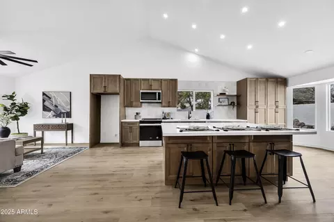 1914 E Golden Ct, Chandler, AZ 85225