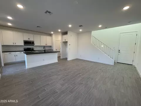 9346 E Sequence Ave, Mesa, AZ 85212 photo 3