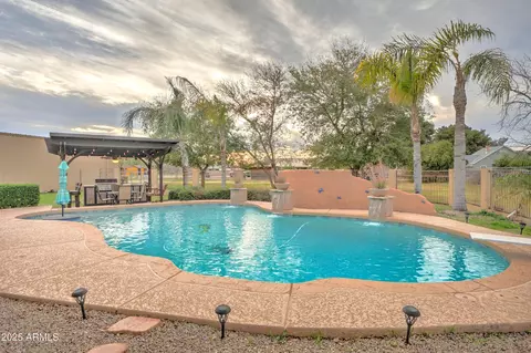 Exterior - 1716 S 141st Pl, Gilbert, AZ 85295 photo 8 of 17