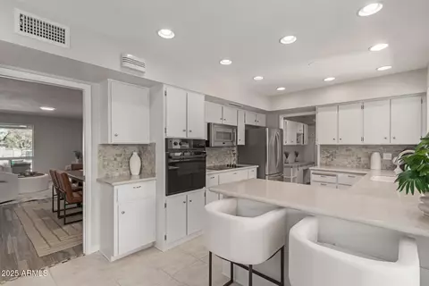 2415 E Cochise Rd, Phoenix, AZ 85028 photo 8