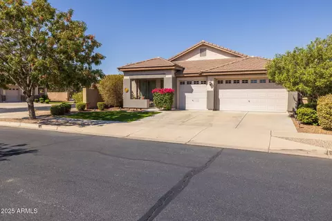 8836 W Midway Ave, Glendale, AZ 85305