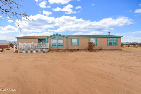 5874 S La Donna Ln, Hereford, AZ 85615