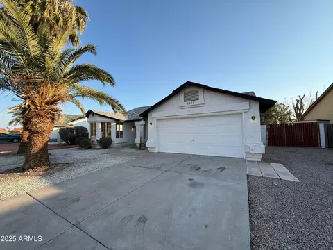 8537 W Sierra Vista Dr, Glendale, AZ 85305