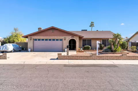9469 N 50th Dr, Glendale, AZ 85302