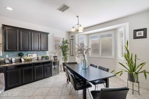 Dining - 2901 E Iris Dr, Chandler, AZ 85286 photo 2 of 2