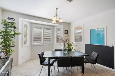 Dining - 2901 E Iris Dr, Chandler, AZ 85286 photo 1 of 2