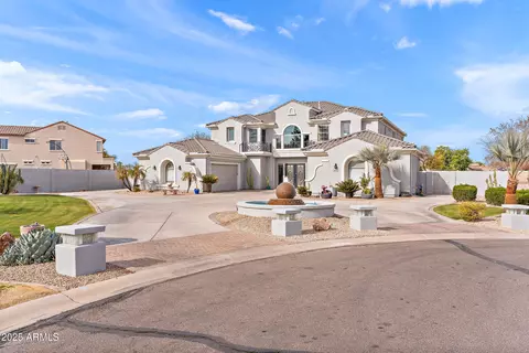 Exterior - 2822 E Clifton Ct, Gilbert, AZ 85295 photo 4 of 15