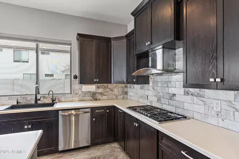 Kitchen - 2822 E Clifton Ct, Gilbert, AZ 85295 photo 5 of 5