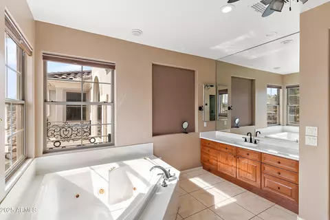 Bath - 2822 E Clifton Ct, Gilbert, AZ 85295 photo 6 of 12