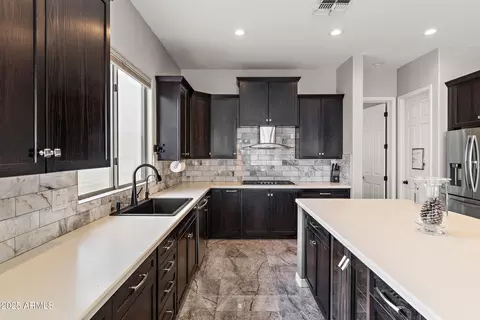Kitchen - 2822 E Clifton Ct, Gilbert, AZ 85295 photo 3 of 5