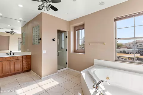 Bath - 2822 E Clifton Ct, Gilbert, AZ 85295 photo 7 of 12