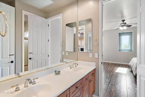 Bath - 2822 E Clifton Ct, Gilbert, AZ 85295 photo 10 of 12