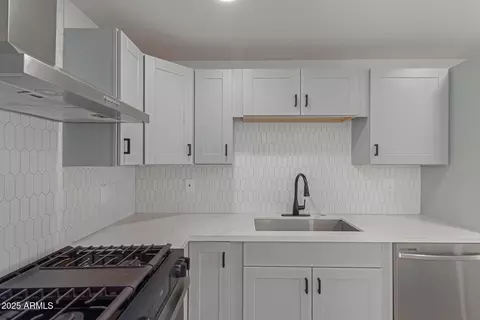 7331 W Turney Ave, Phoenix, AZ 85033 photo 8