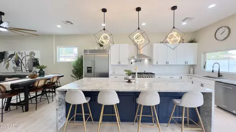 Kitchen - 4201 N 18th Pl, Phoenix, AZ 85016 photo 6 of 7