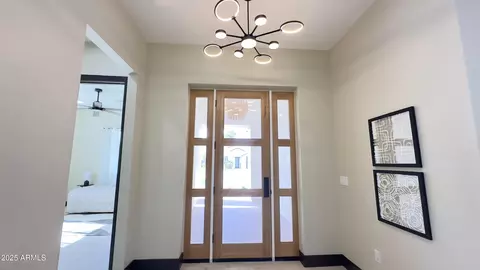 Entry Way - 4201 N 18th Pl, Phoenix, AZ 85016 photo 3 of 10