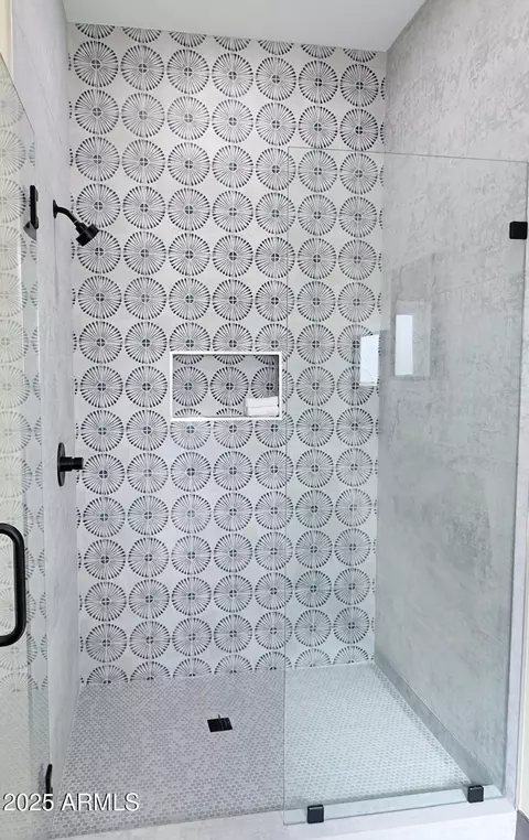 Bath - 4201 N 18th Pl, Phoenix, AZ 85016 photo 2 of 10