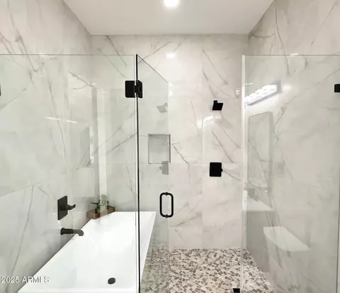 Bath - 4201 N 18th Pl, Phoenix, AZ 85016 photo 8 of 10