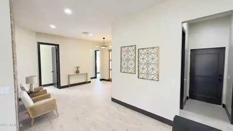 Entry Way - 4201 N 18th Pl, Phoenix, AZ 85016 photo 9 of 10