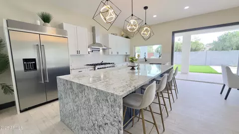 Kitchen - 4201 N 18th Pl, Phoenix, AZ 85016 photo 4 of 7
