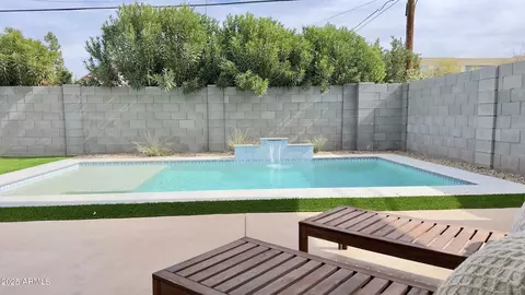 Exterior - 4201 N 18th Pl, Phoenix, AZ 85016 photo 2 of 6