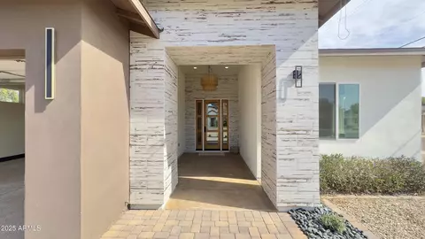 Entry Way - 4201 N 18th Pl, Phoenix, AZ 85016 photo 1 of 10