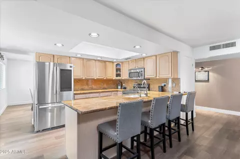 Kitchen - 2850 E Cortez St, Phoenix, AZ 85028 photo 1 of 3