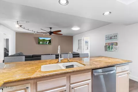 Kitchen - 2850 E Cortez St, Phoenix, AZ 85028 photo 3 of 3