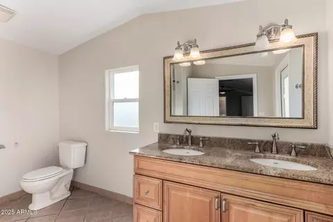 Bath - 1983 E Don Carlos Ave, Tempe, AZ 85281 photo 1 of 3