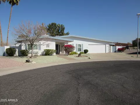 16809 N Meadow Park Dr, Sun City, AZ 85351