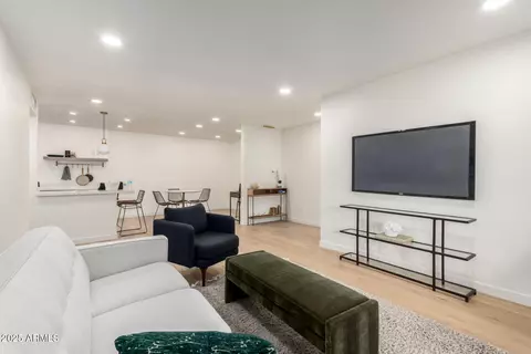 5525 E Thomas Rd #M15, Phoenix, AZ 85018