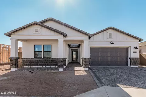 2553 E Virginia Cir, Mesa, AZ 85213