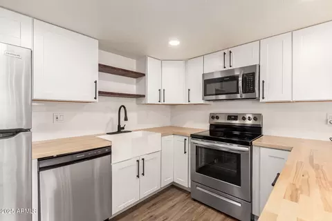 Kitchen - 3511 E Baseline Rd #1206, Phoenix, AZ 85042 photo 5 of 5