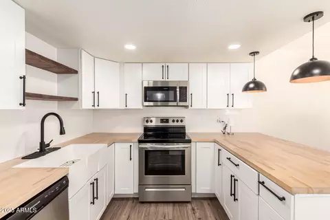 Kitchen - 3511 E Baseline Rd #1206, Phoenix, AZ 85042 photo 4 of 5