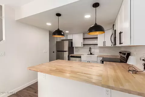 Kitchen - 3511 E Baseline Rd #1206, Phoenix, AZ 85042 photo 3 of 5