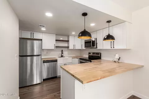Kitchen - 3511 E Baseline Rd #1206, Phoenix, AZ 85042 photo 2 of 5